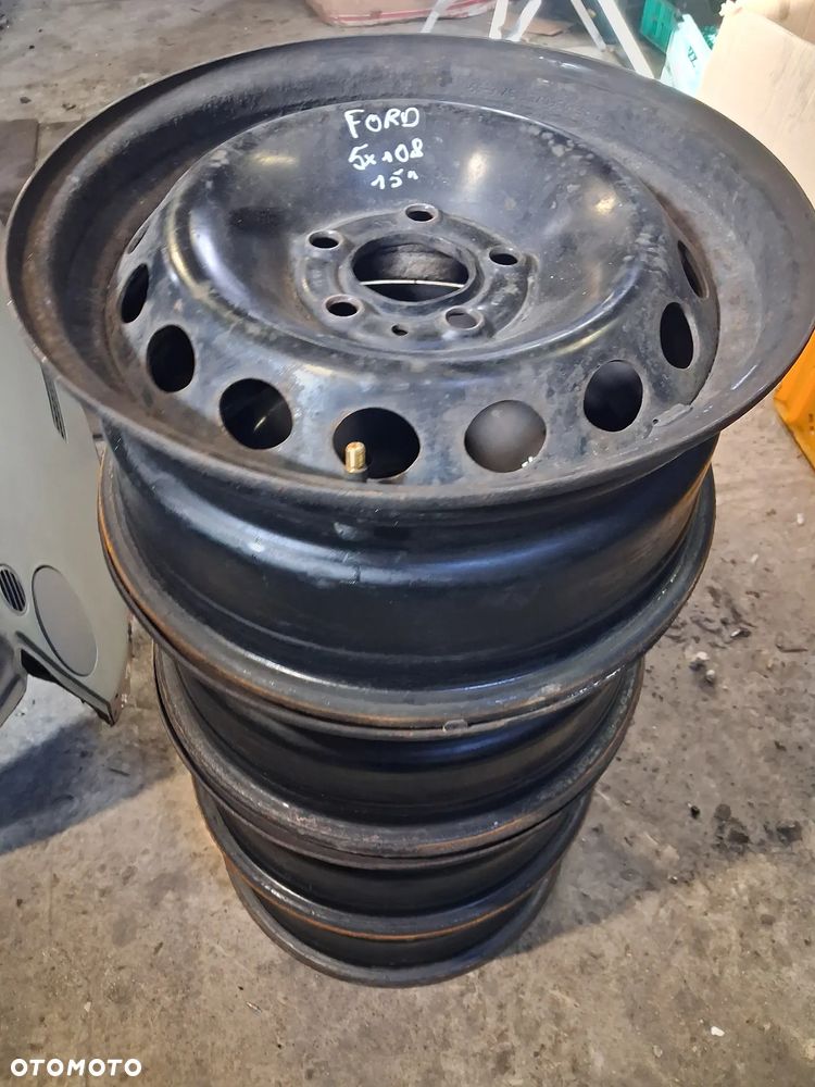 Felgi felga Ford Mondeo Fiesta Focus Fusion Courier rozmiary 14' 15" cali 4x108 ET48 63,4 - 2