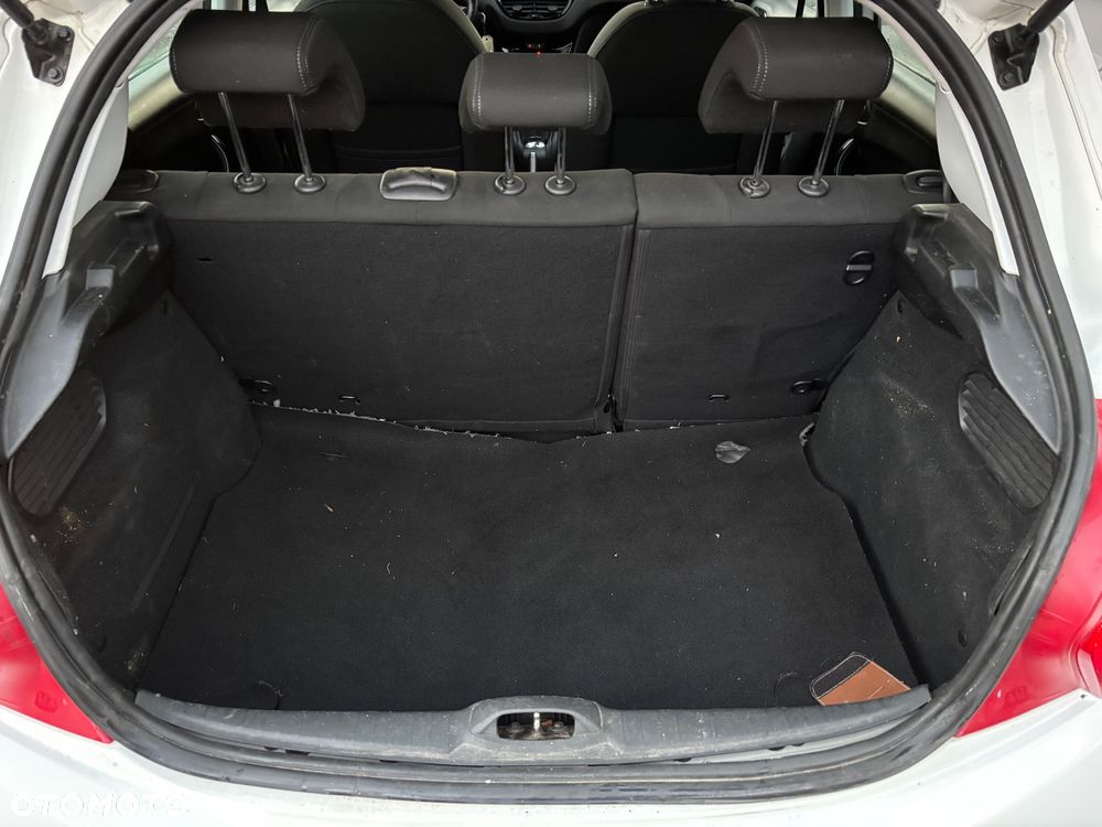 Peugeot 208 - 10