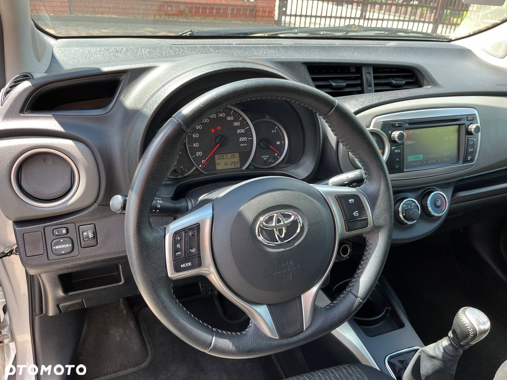 Toyota Yaris 1.33 Premium - 12