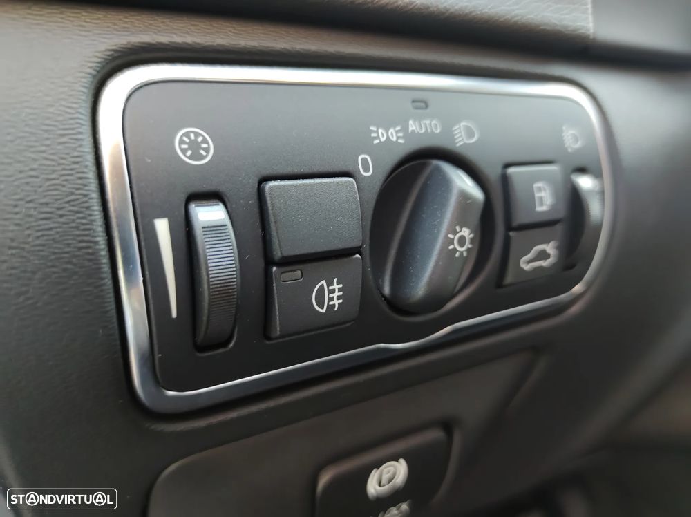 Volvo V60 1.6 D2 Drive Momentum Start/Stop - 25