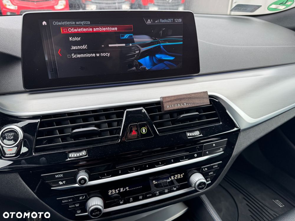 BMW Seria 5 530d xDrive Sport Line - 19