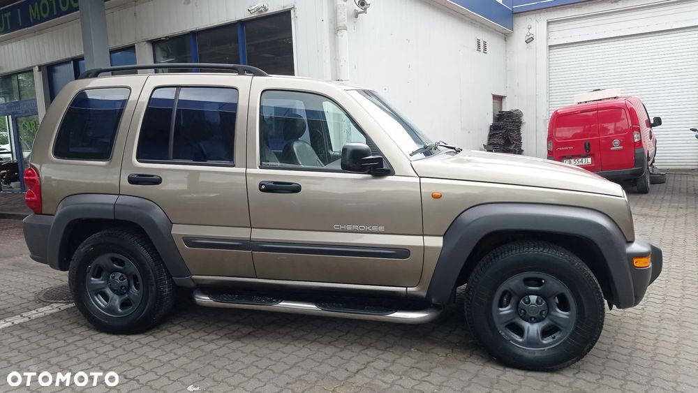 Jeep Cherokee - 22