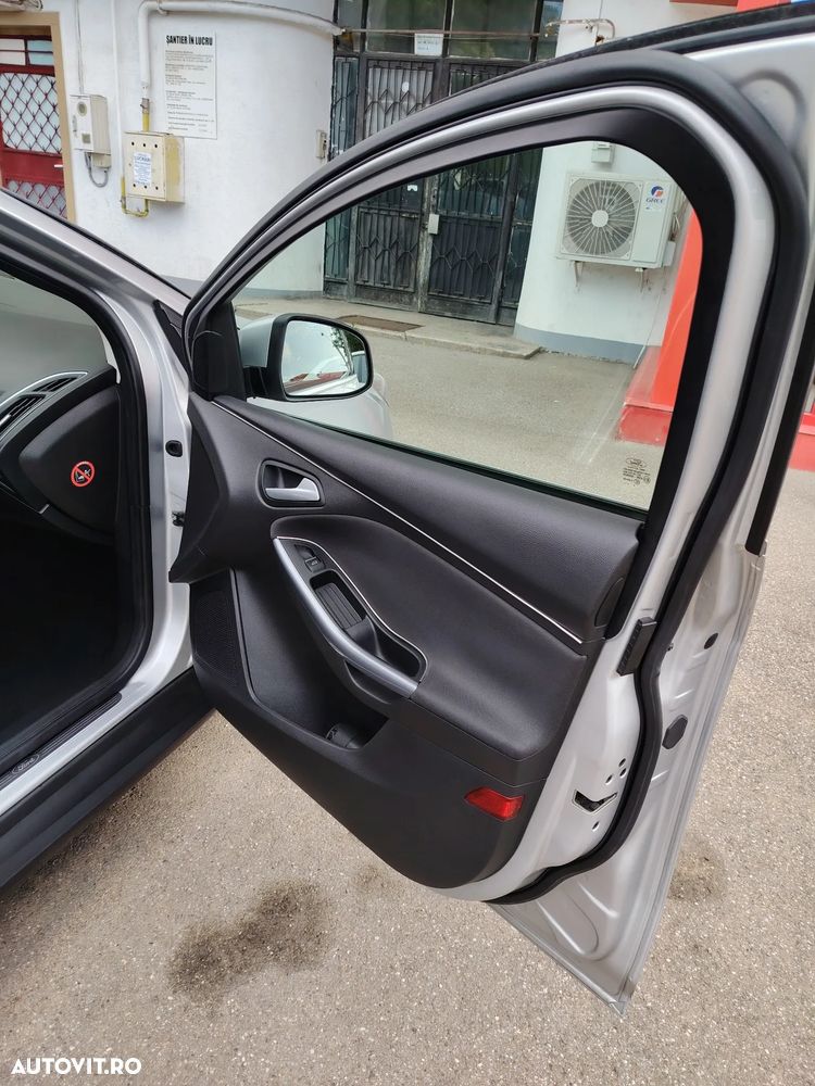 Ford Focus - 8