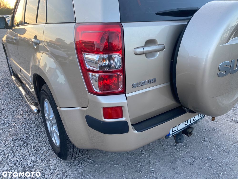 Suzuki Grand Vitara 2.0 De luxe - 11