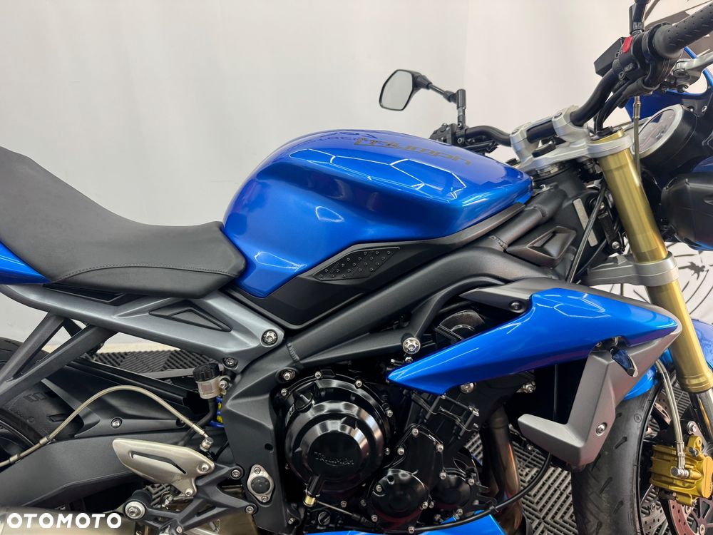 Triumph Street Triple - 32