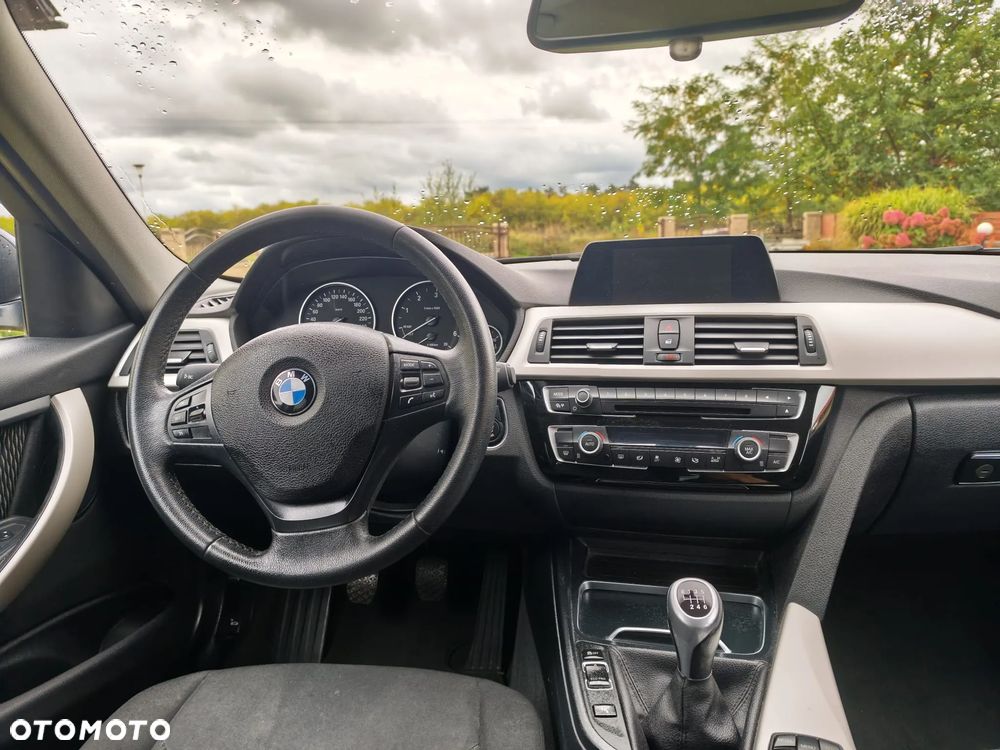 BMW Seria 3 318d Advantage - 12