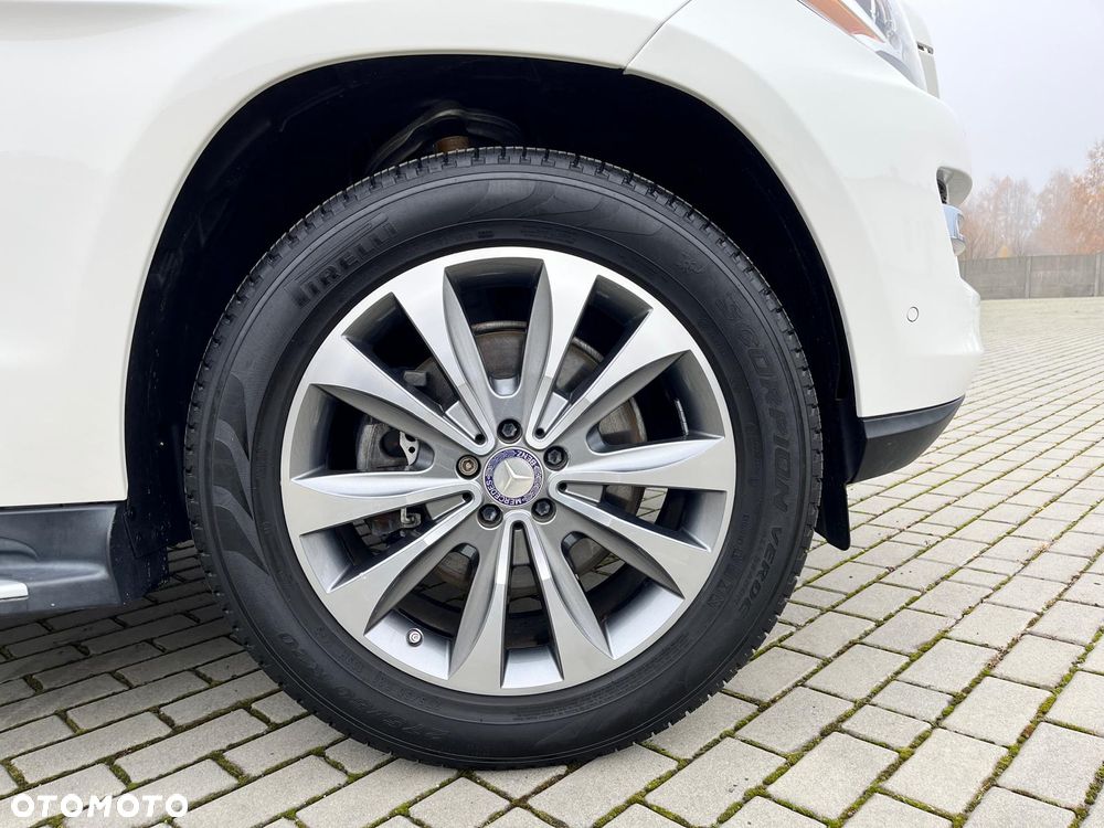 Mercedes-Benz GL 400 4Matic 7G-TRONIC - 23