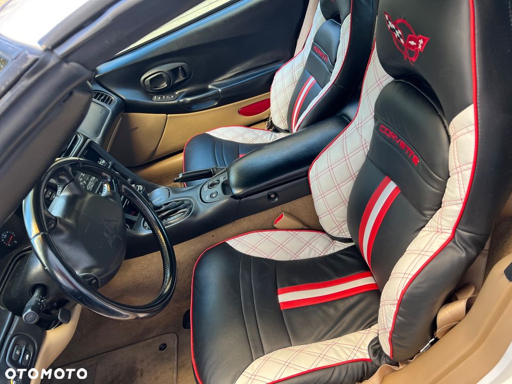 Chevrolet Corvette - 26