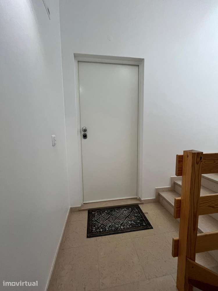 Apartamento T1 com acabamentos de luxo no centro histórico de Leiria - Grande imagem: 4/21