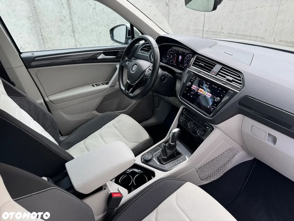 Volkswagen Tiguan - 19