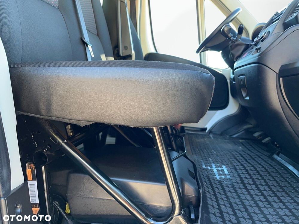 Peugeot boxer 2.0 BlueHDi L2H2 130 KM - 15