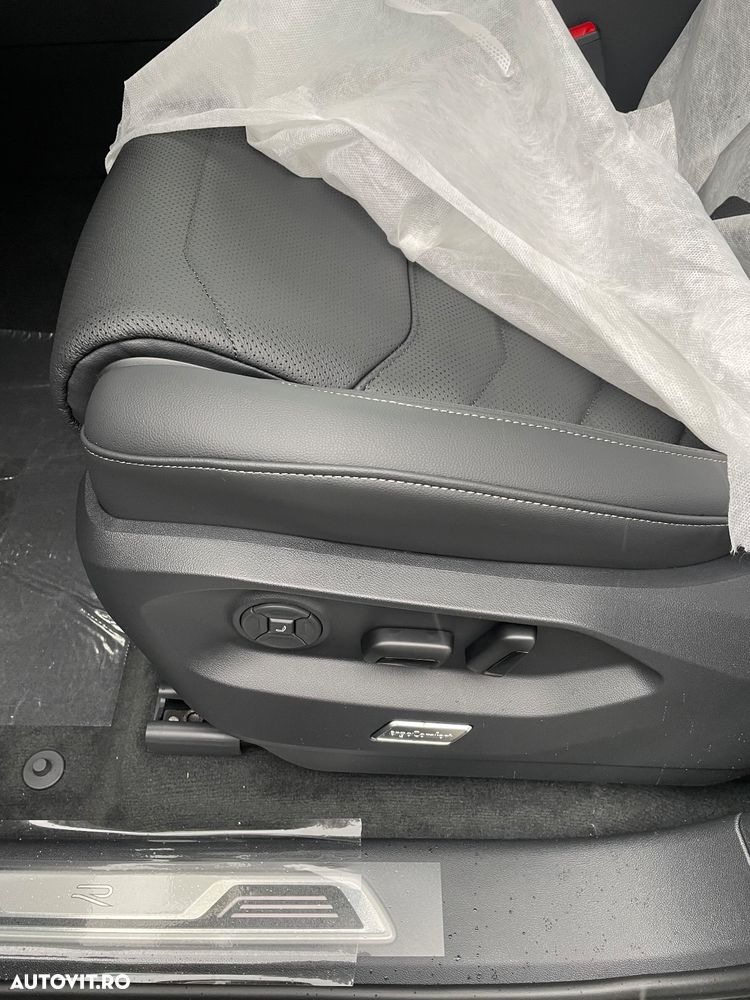 Volkswagen Touareg V6 TDI 4MOTION R-Line - 12