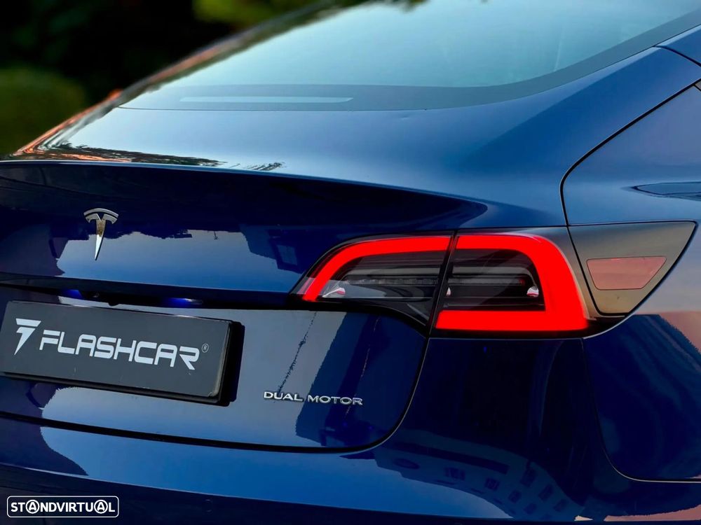Tesla Model 3 - 8