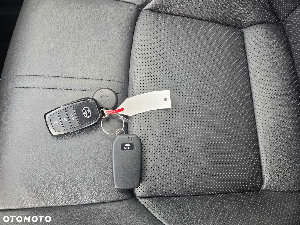 Toyota Corolla Cross 2.0 Hybrid Executive AWD - 29