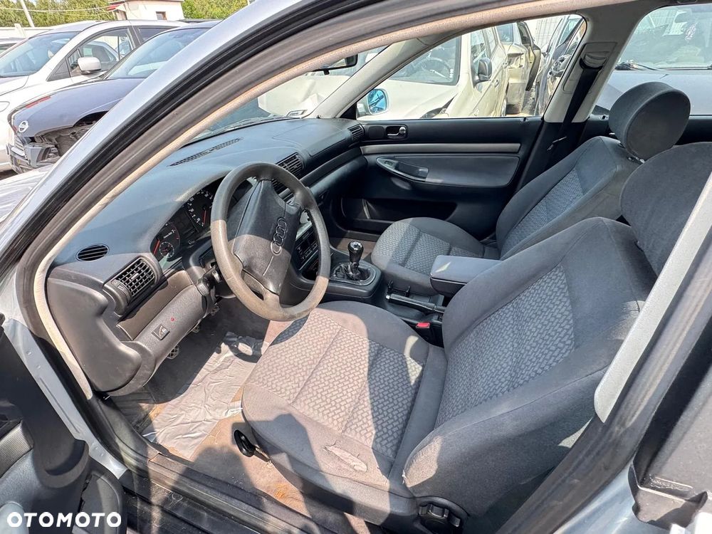 AUDI A4 KOMBI  1.6 benzyna 101 KM 1997r - części - 6