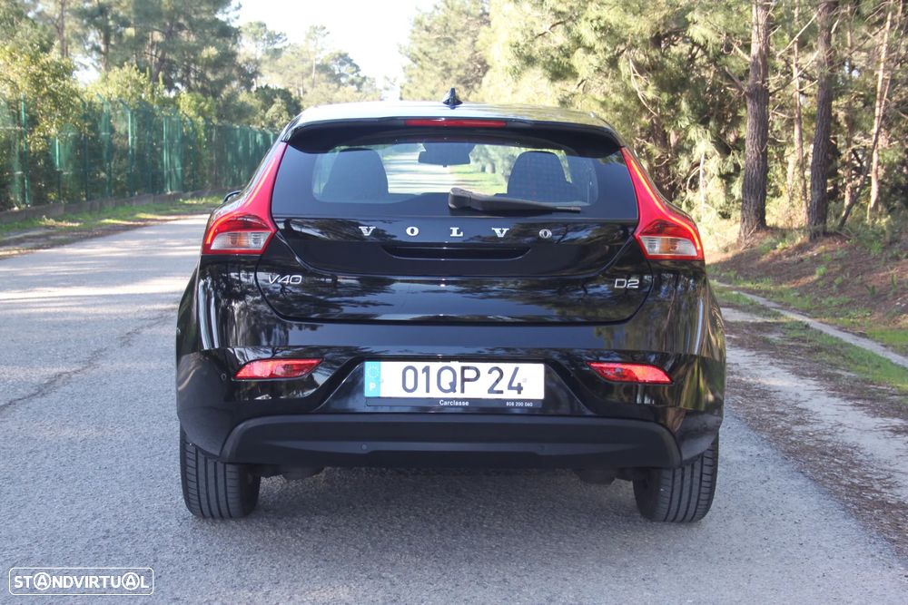 Volvo V40 2.0 D2 Momentum Eco - 4