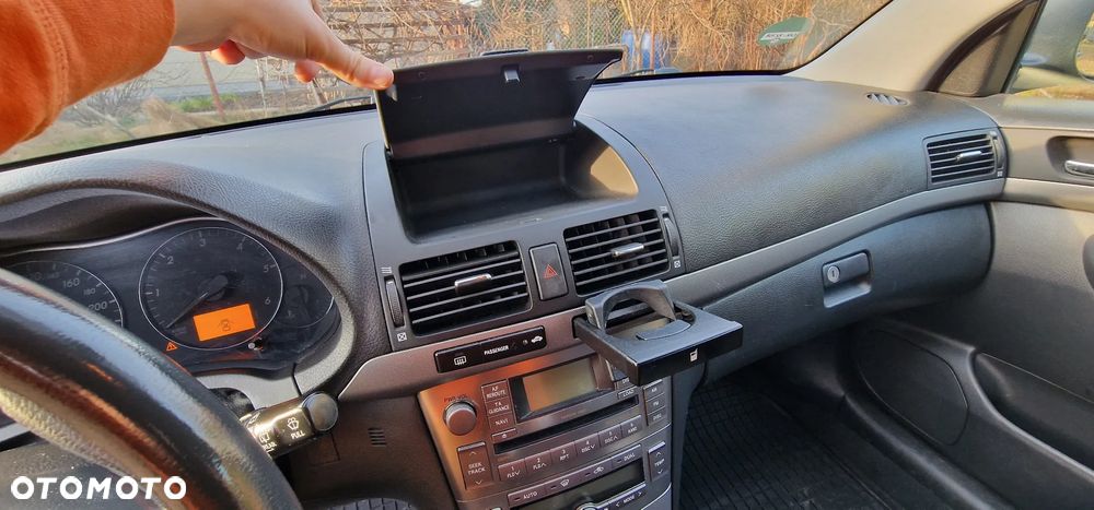 Toyota Avensis - 40