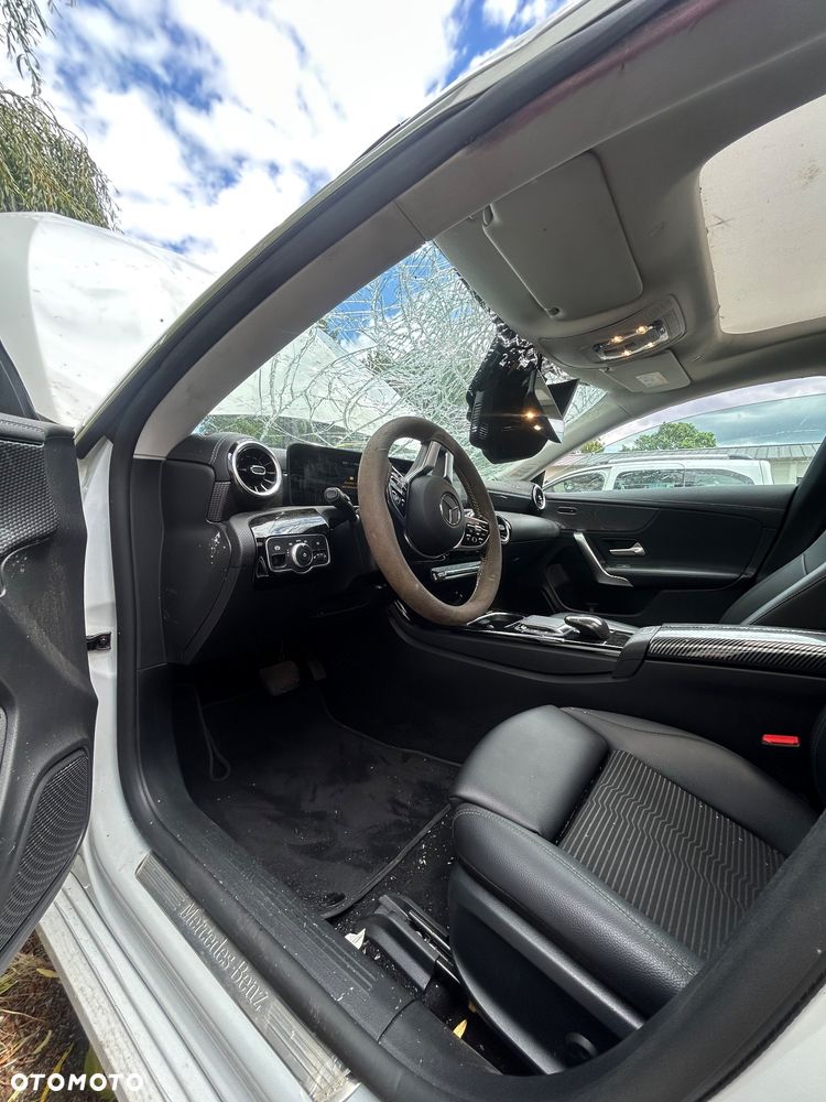 Mercedes-Benz CLA - 23