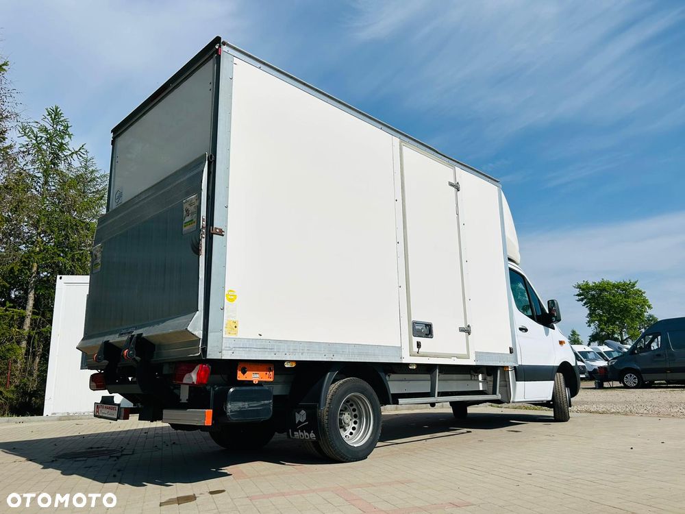 Mercedes-Benz Sprinter 516 - 11