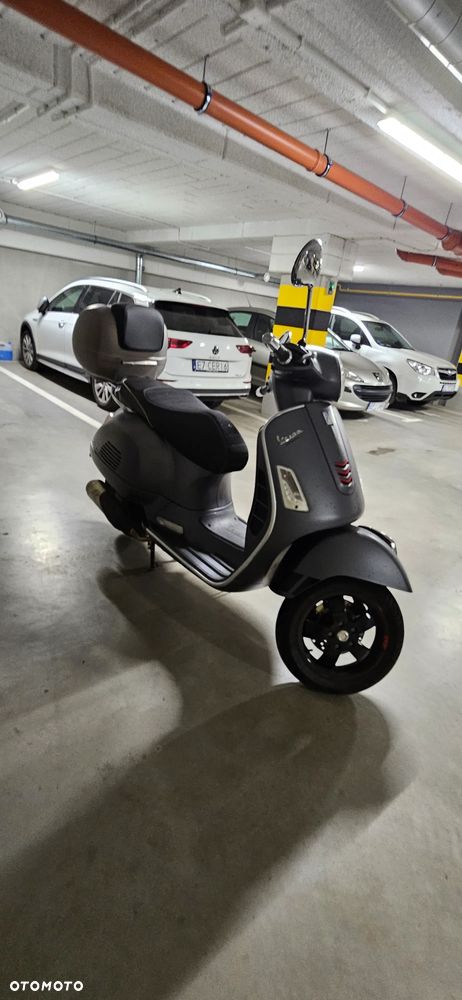 Vespa GTS - 9