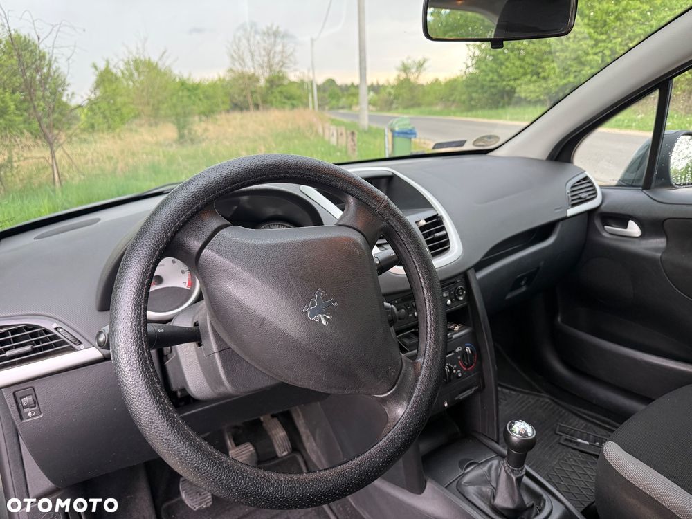 Peugeot 207 - 12