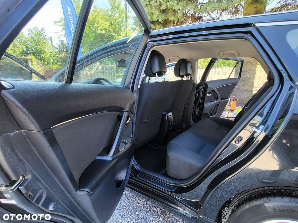 Toyota Avensis - 16