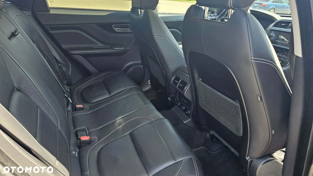 Jaguar F-Pace 2.0 i4P AWD R-Sport - 15