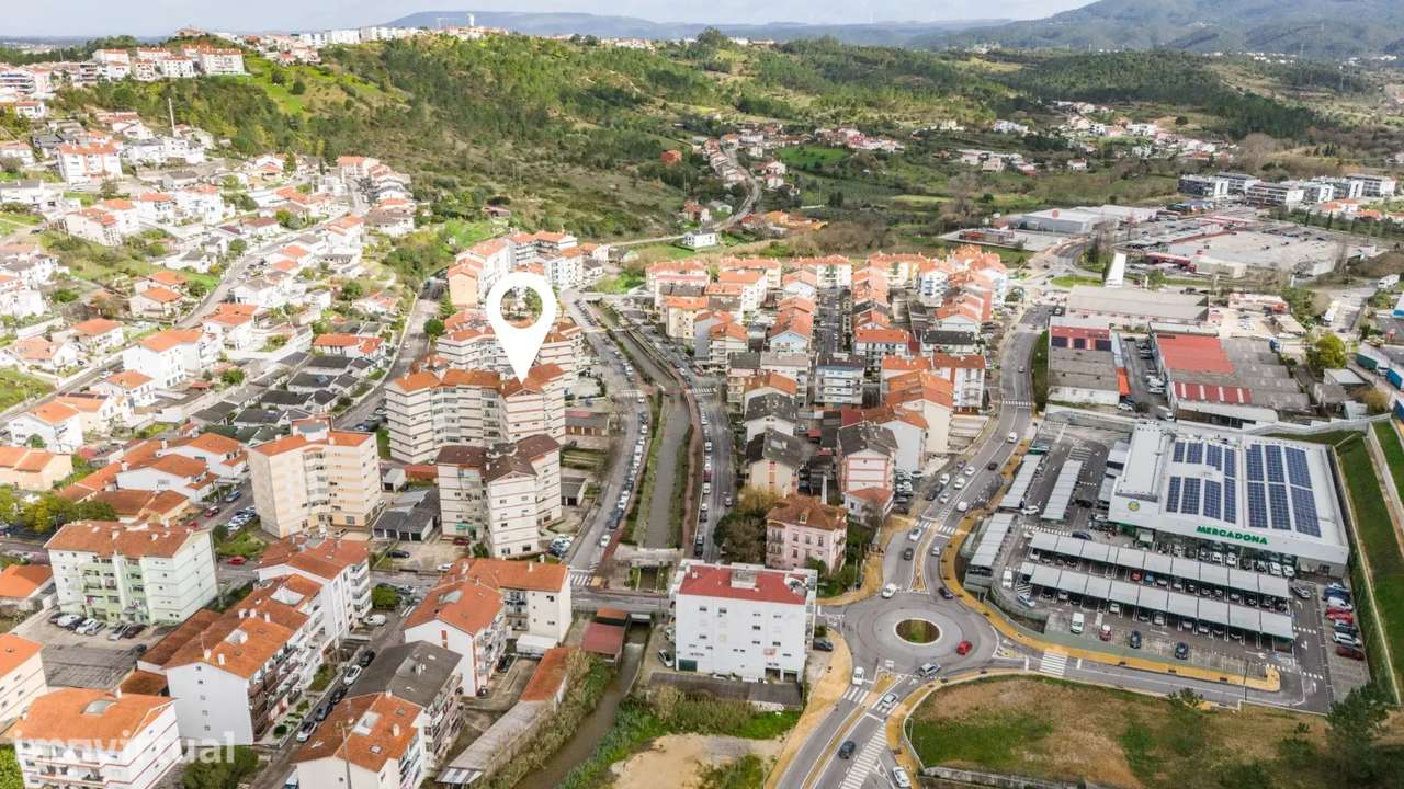 Arrendamento T3 com Garagem | Boas Áreas | Bairro de Santa Apolónia - Grande imagem: 2/2