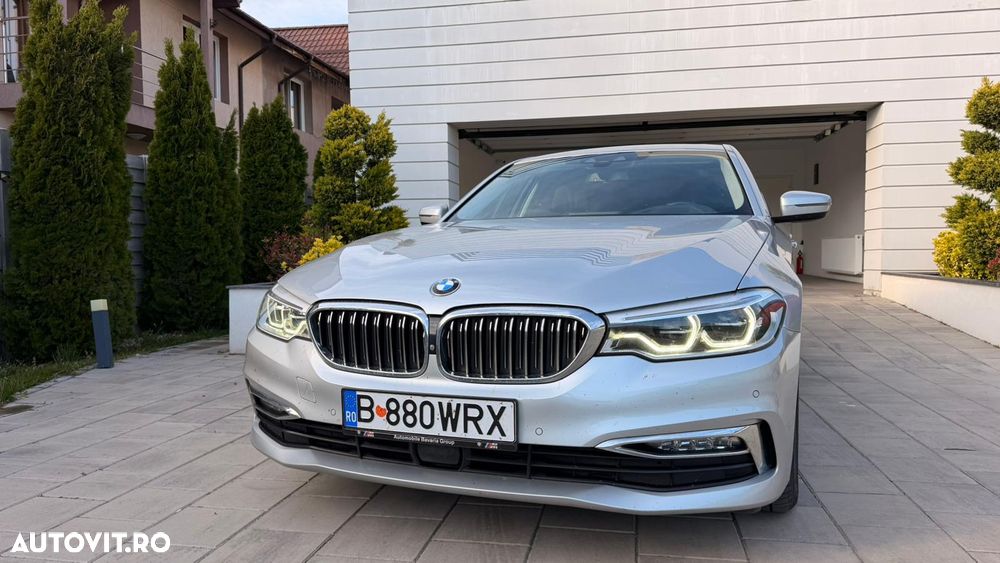BMW Seria 5 520i Aut. Luxury Line - 11