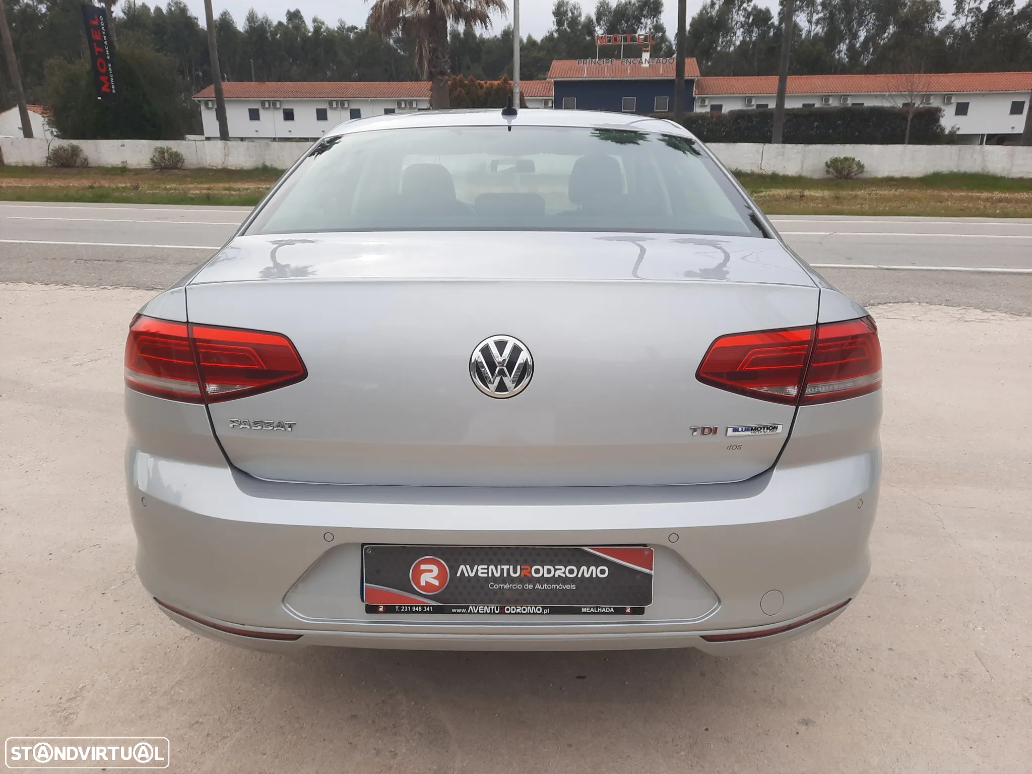 VW Passat 1.6 TDI BlueMotion - 8