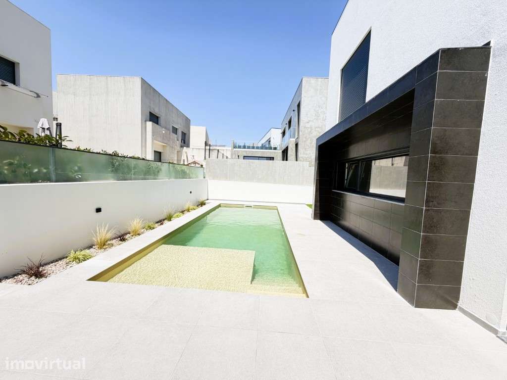 Moradia T5 de Luxo com Piscina e Jardim | Ponte do Rol | Torres Vedras - Grande imagem: 4/38