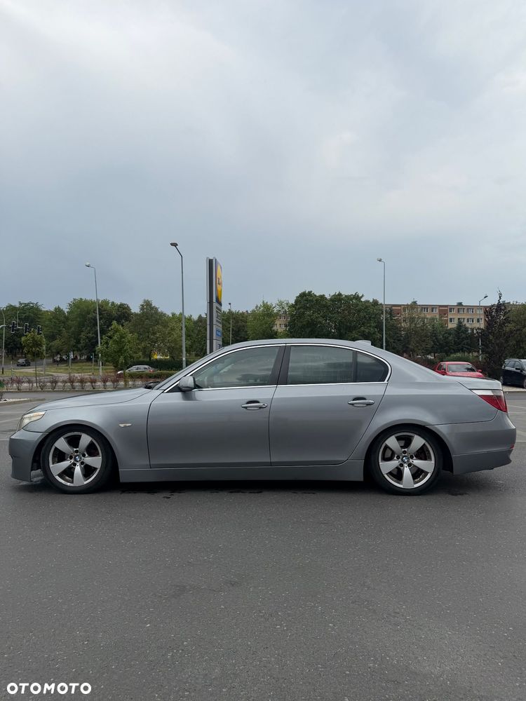 BMW Seria 5 525d - 22