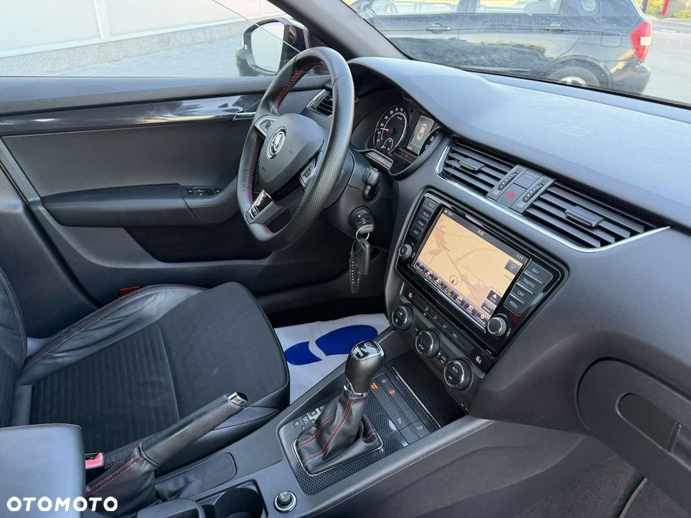 Skoda Octavia 2.0 TDI DSG RS - 36