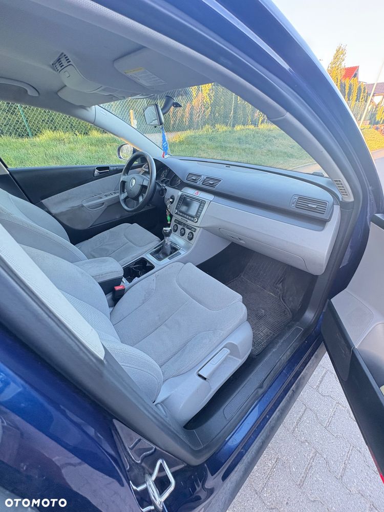 Volkswagen Passat 1.9 TDI Individual - 16