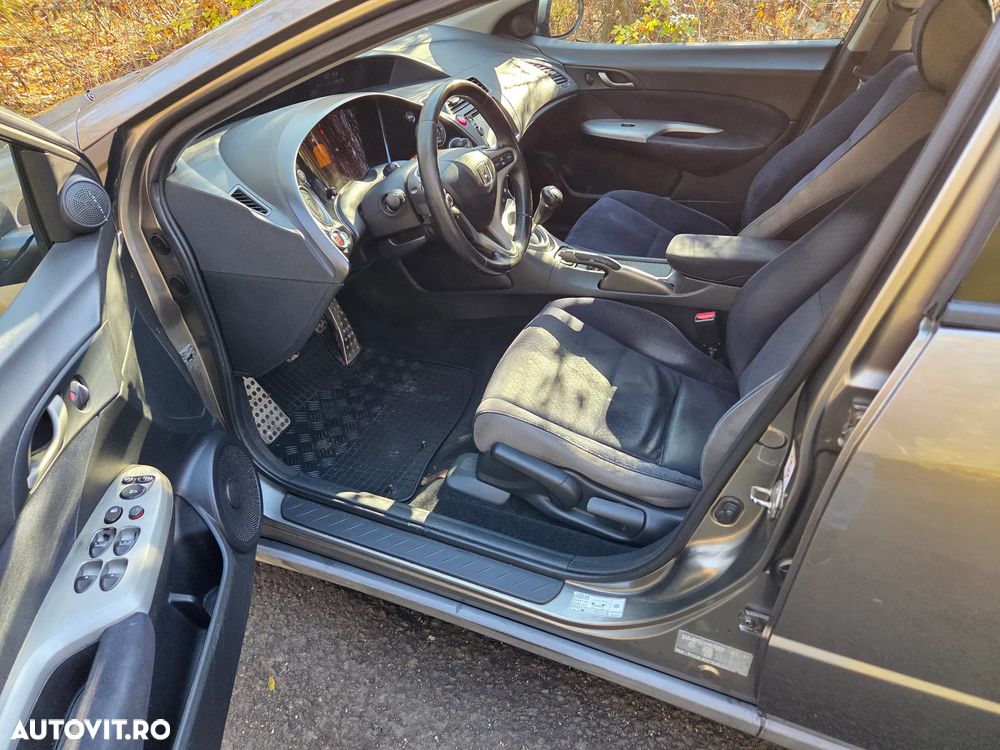 Honda Civic 1.8i Confort - 9