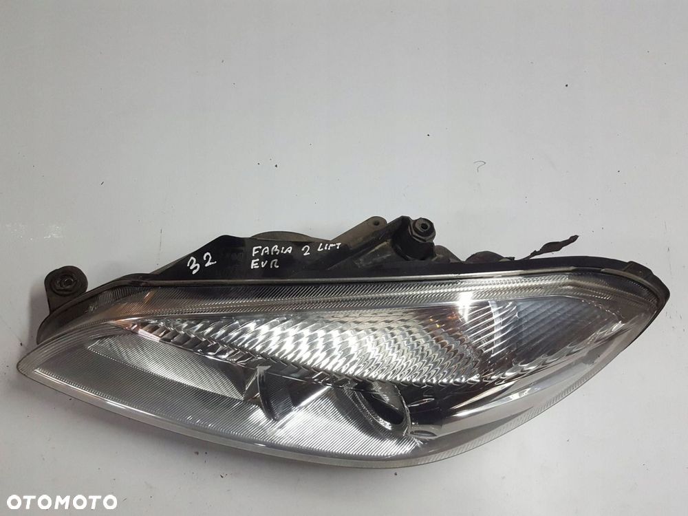 SKODA FABIA 2 II 5J LIFT 10-14r LAMPA LEWA PRZÓD EUROPA - 4