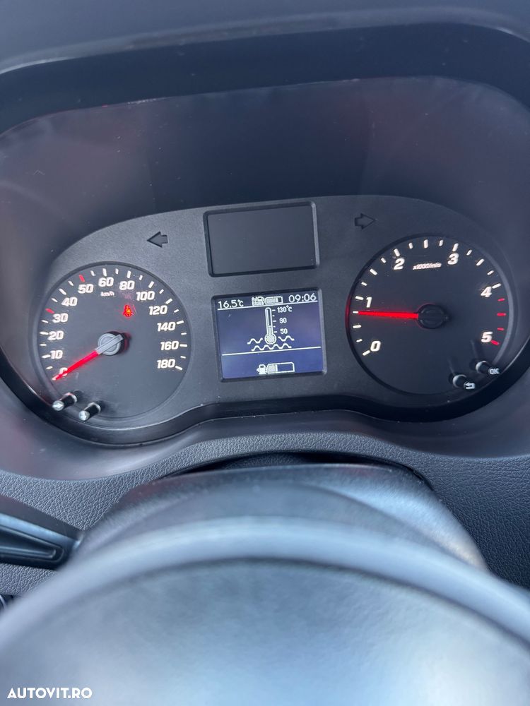 Mercedes-Benz Sprinter - 24