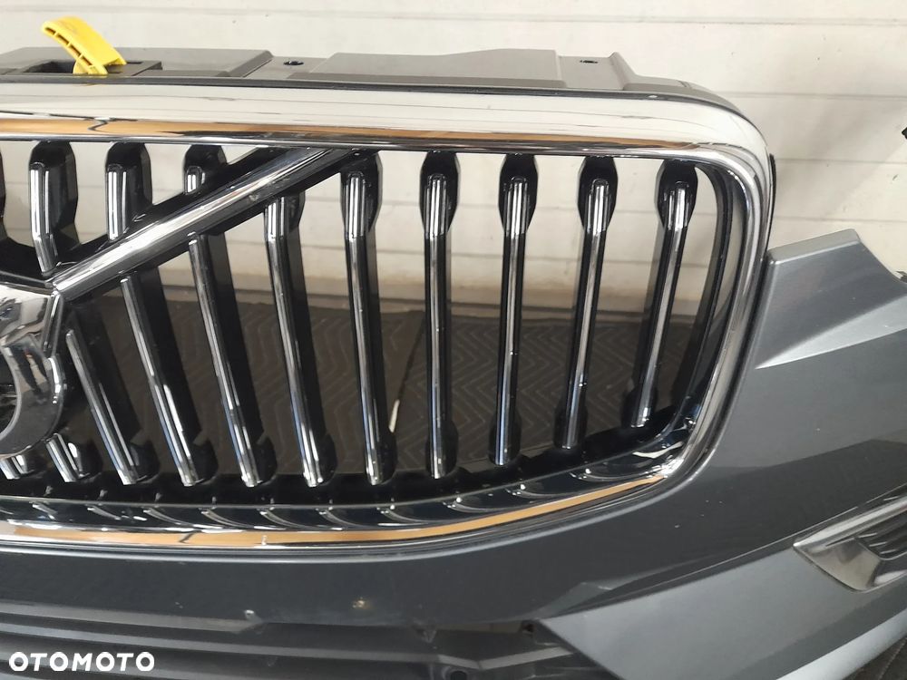 Zderzak przód kompletny inscription kol.714 sprysk 4pdc Volvo XC60 II 19r - 7