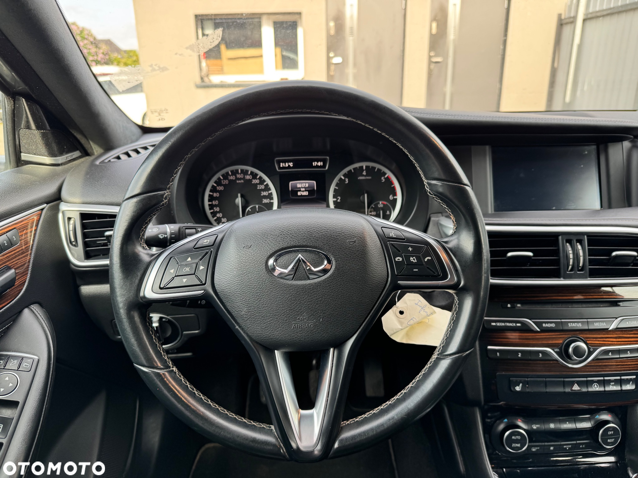 Infiniti Q30 1.5d - 15