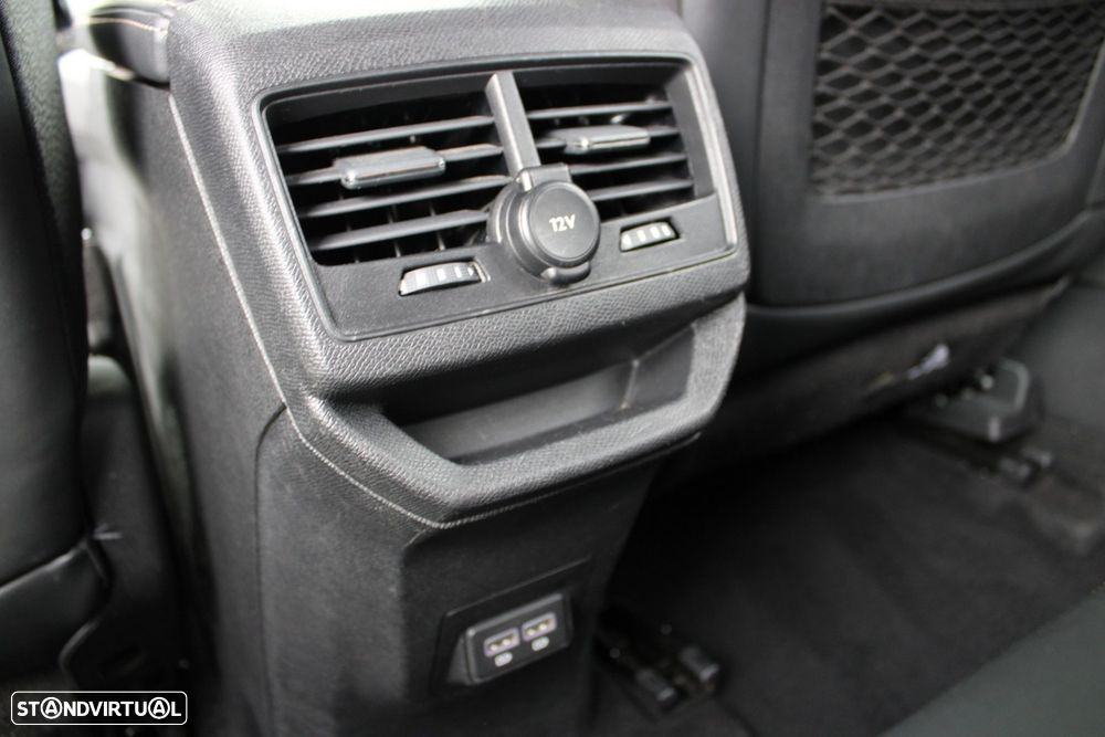 Peugeot 3008 1.6 Hybrid GT e-EAT8 - 33