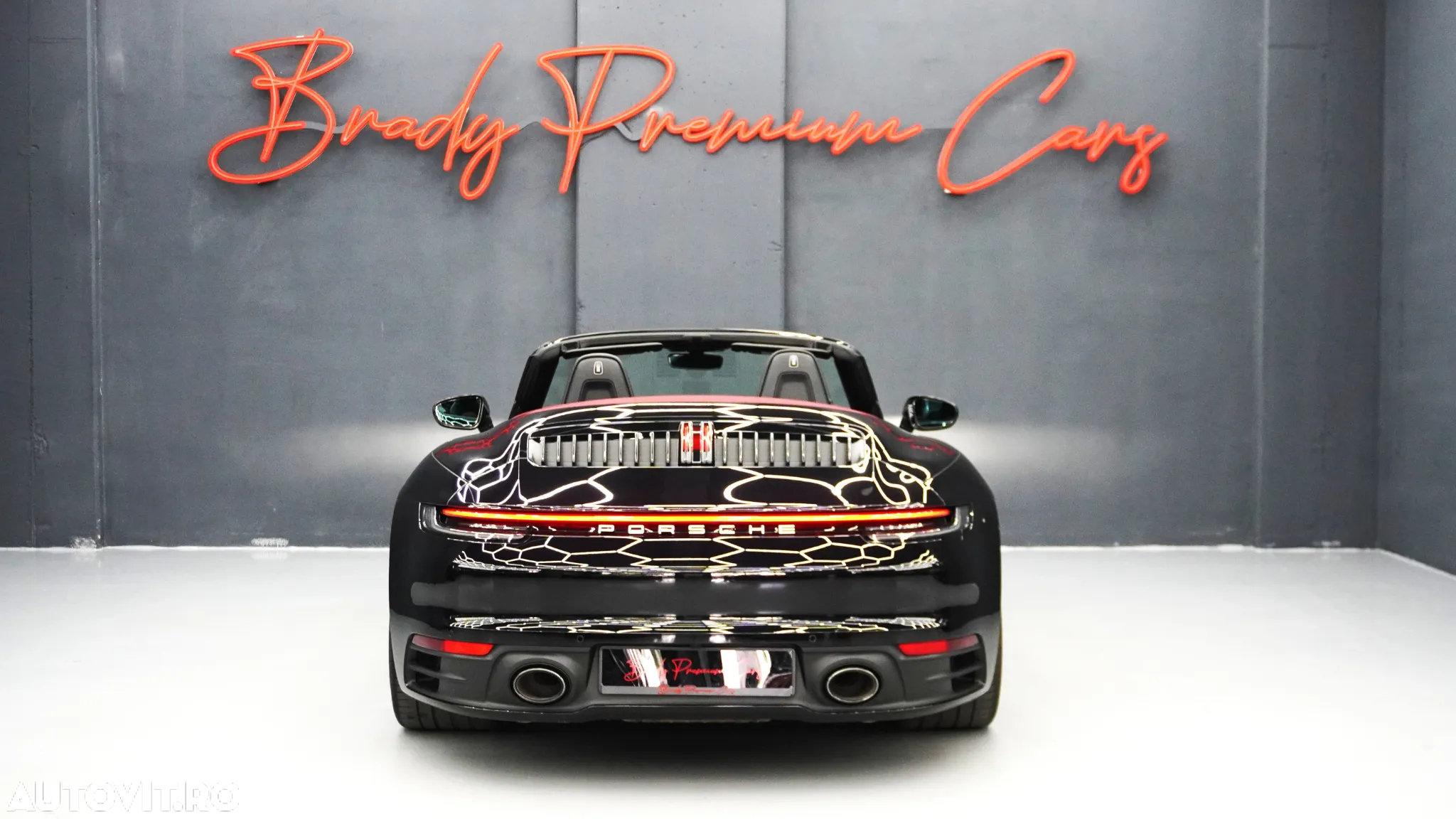 Porsche 911 Carrera S - 6