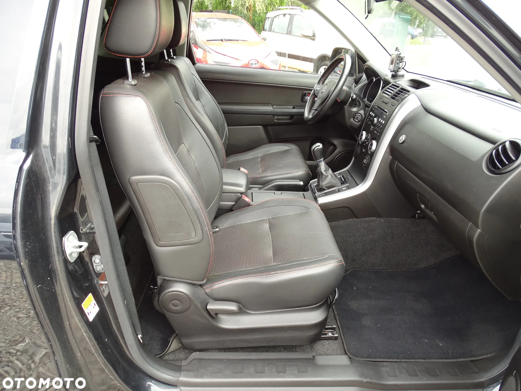 Suzuki Grand Vitara 1.6 Black&White - 17