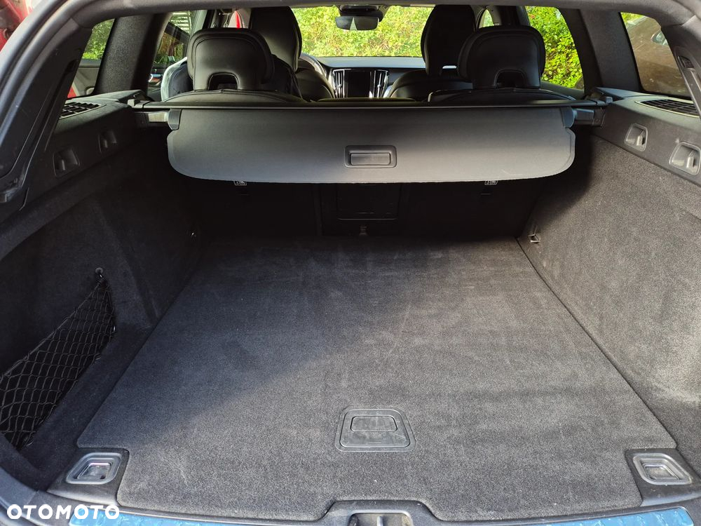 Volvo V60 B3 B R-Design - 19