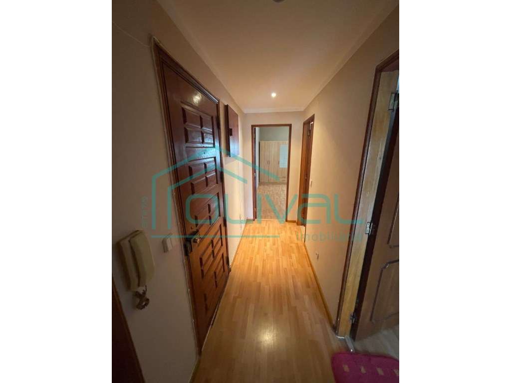 Agradável apartamento T1, com excelentes áreas e bem localizado - Grande imagem: 4/10