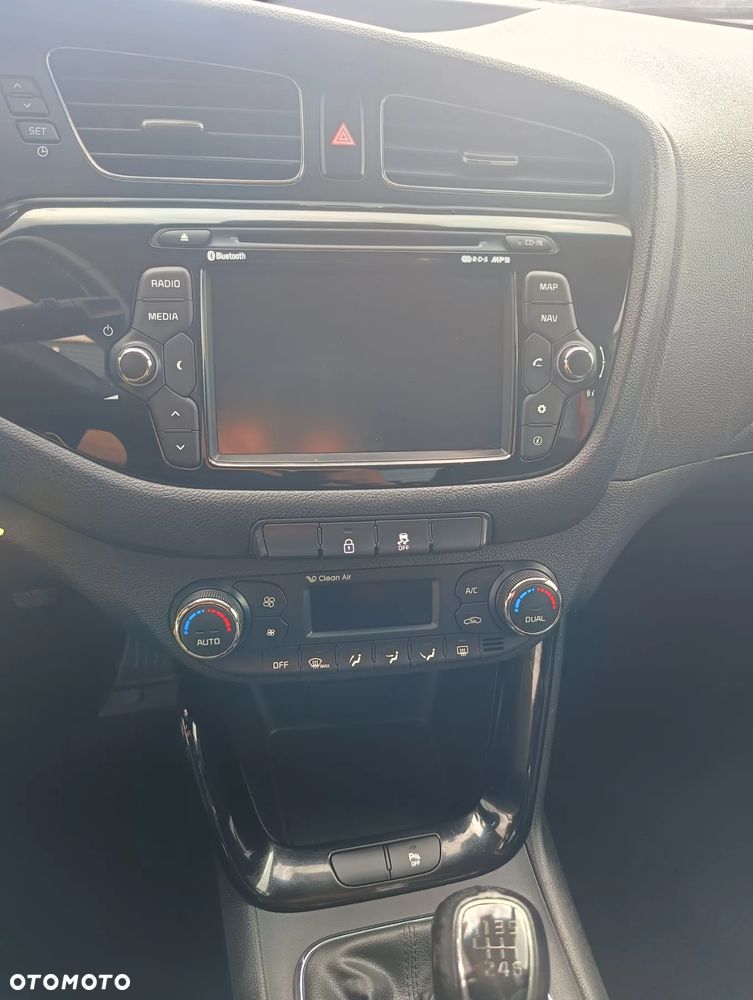 Kia Ceed 1.6 GDI Dream Team Edition - 16