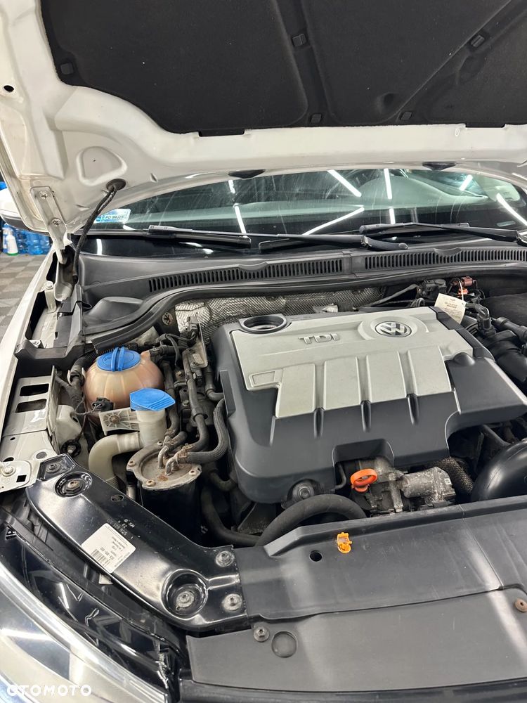 Volkswagen Jetta 2.0 TDI DPF DSG Highline - 11