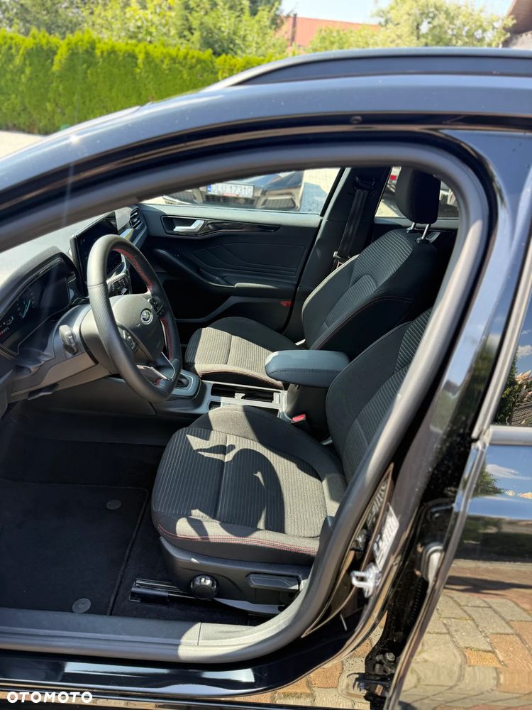 Ford Focus 1.0 EcoBoost mHEV ST-Line X - 9