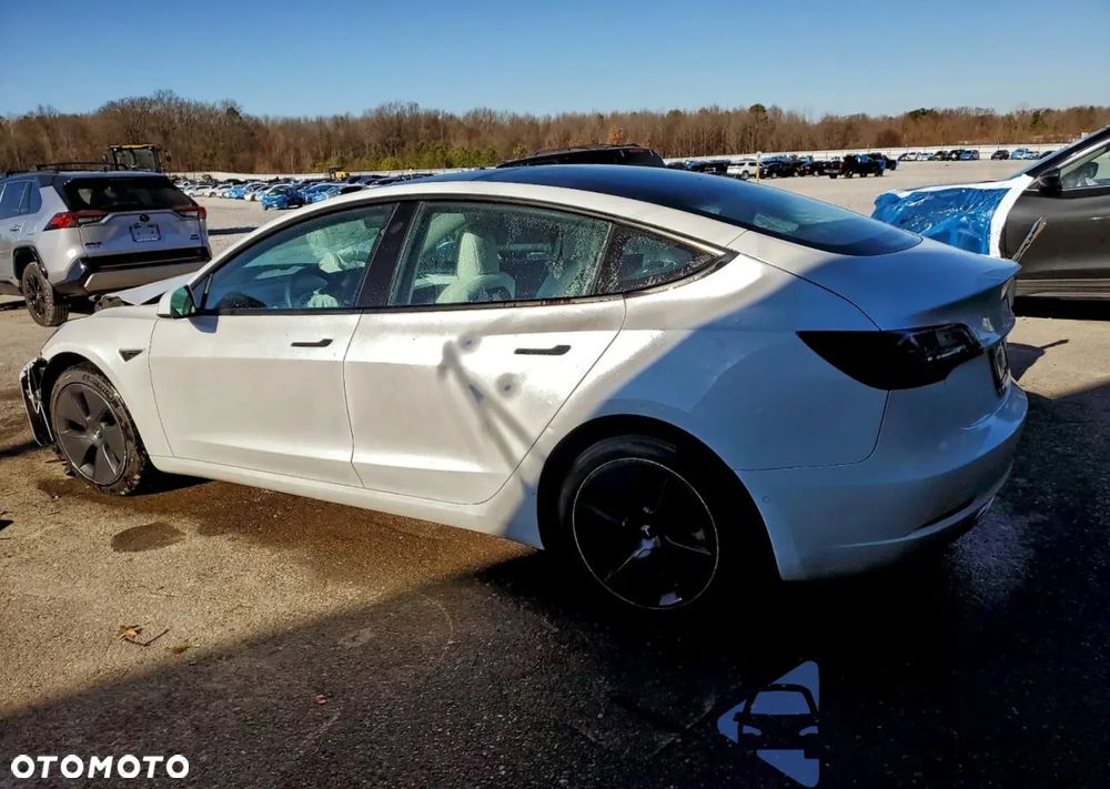 Tesla Model 3 - 2