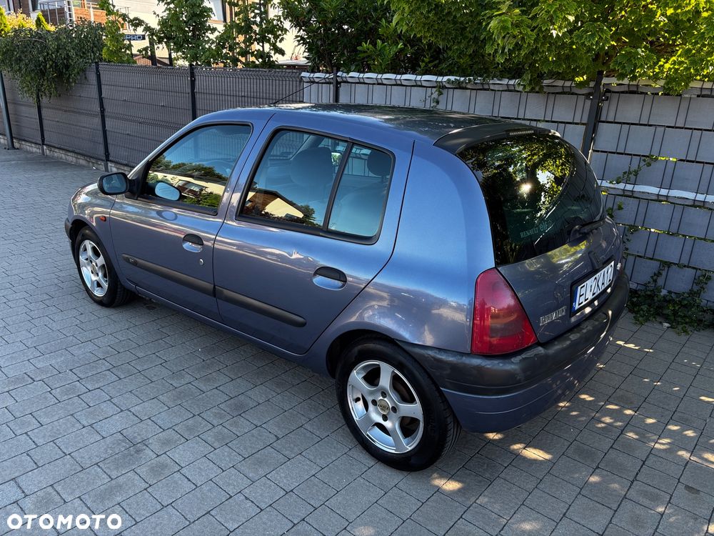 Renault Clio 1.4i RT 16V - 5