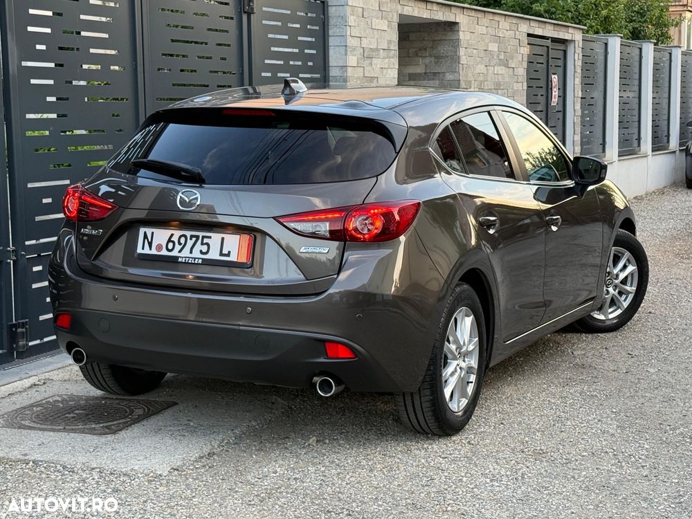 Mazda 3 - 4